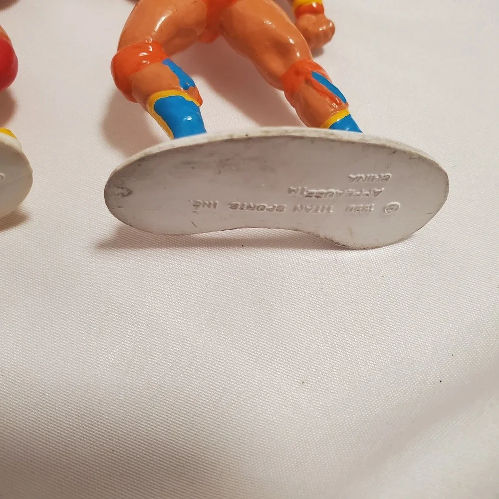 Vintage 1990 WWF Hulk Hogan Ultimate Warrior Applause WWE Figures Titan Sports